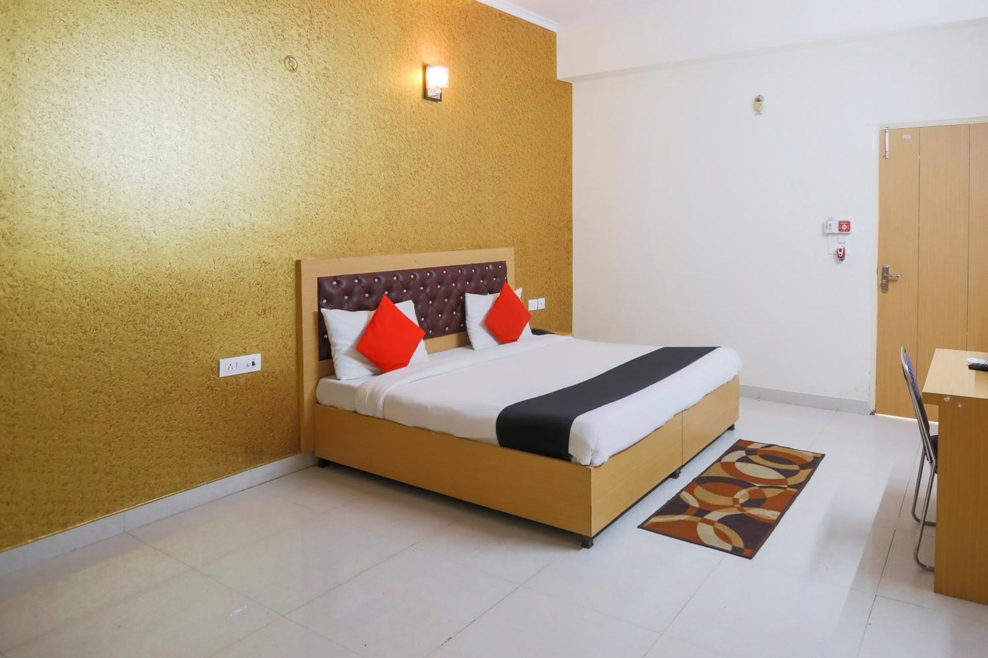 Hotel Diamond Imperial Noida Exterior foto