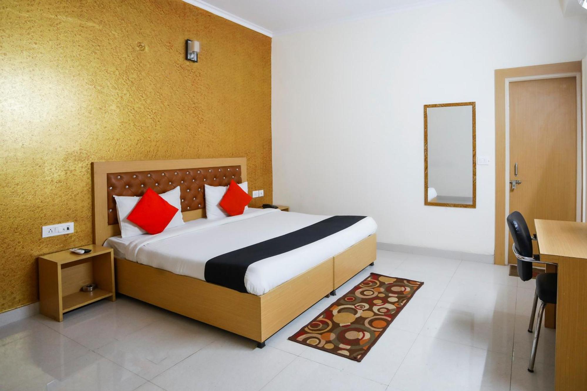 Hotel Diamond Imperial Noida Exterior foto