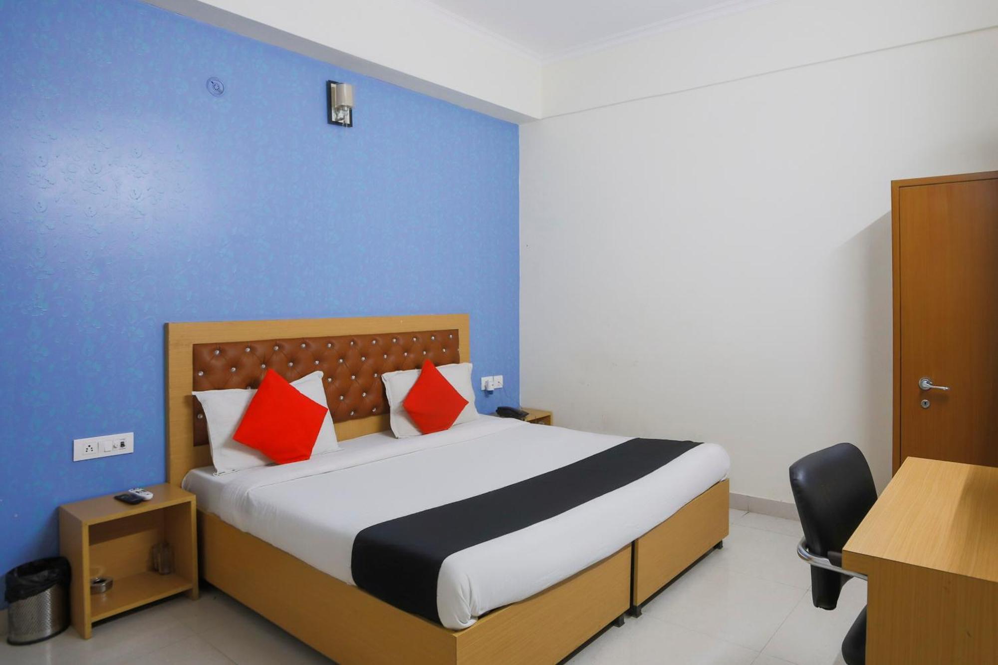 Hotel Diamond Imperial Noida Exterior foto